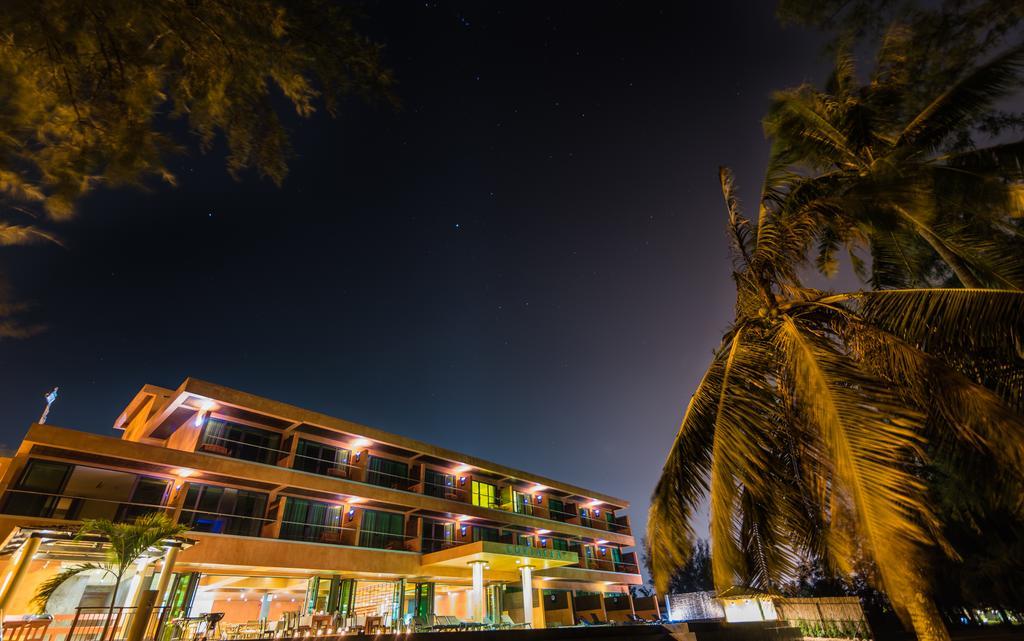 Coriacea Beachfront Boutique Phuket - Sha Отель Майкао-Бич