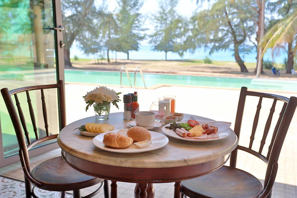 Отель Coriacea Beachfront Boutique Phuket - Sha 4*