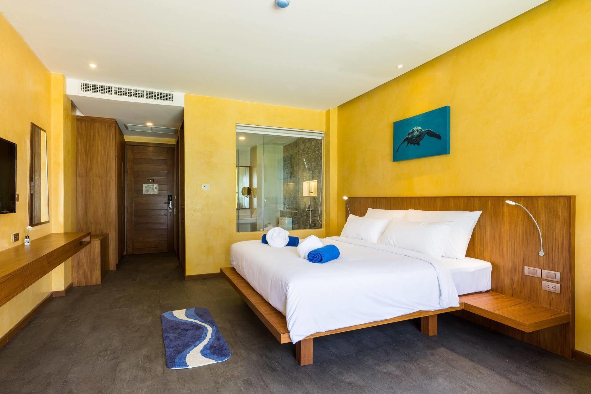Отель Coriacea Beachfront Boutique Phuket - Sha Майкао-Бич