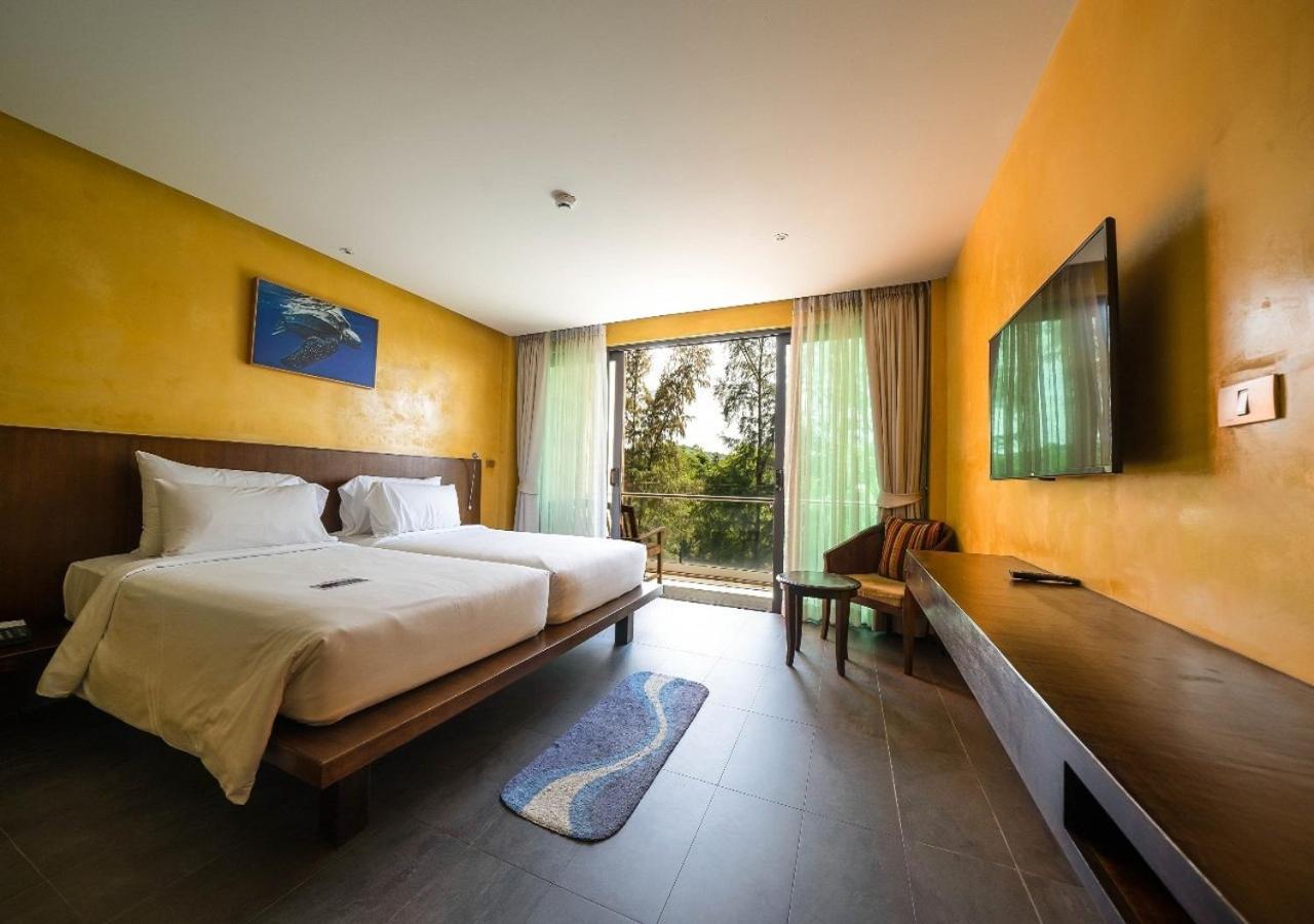 होटल Coriacea Beachfront Boutique Phuket - Sha